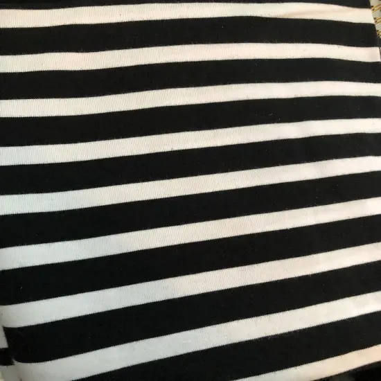 Black with thin white Stripe {1}