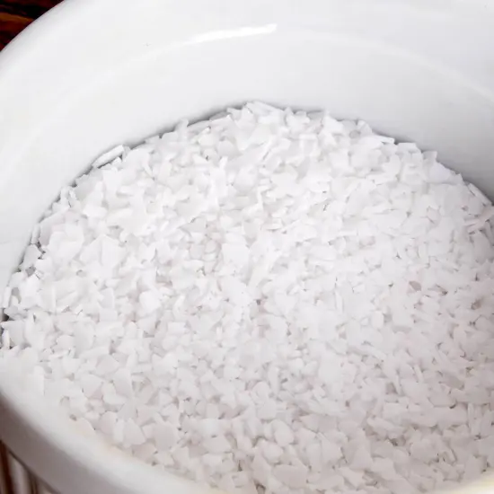 Lehman's Potassium Hydroxide for Soapmaking, 2 Pound Secure Twist-Lock Bottle of Potash Flakes, KOH, Natural Liquid Soap {5}