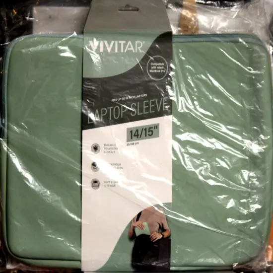 Vivitar Pea Green Laptop Sleeve 14"/15" {1}