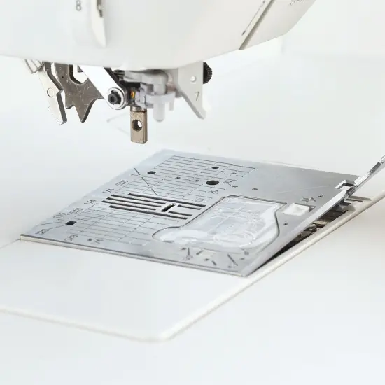 Juki Sayaka DX-3000QVP Quilt Virtuoso Pro Computerized Sewing and Quilting Machine {4}