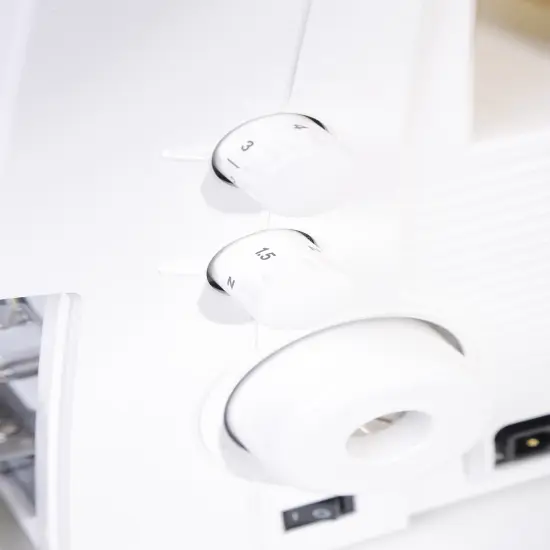 Juki MO-114D Overlock Serger Sewing Machine {3}