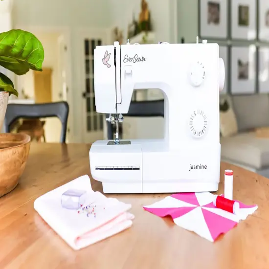 Eversewn Jasmine Mechanical Sewing Machine {4}