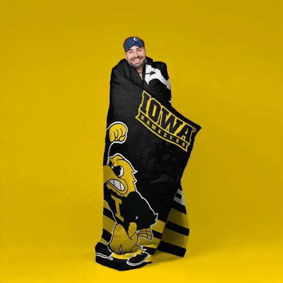 Sleep Squad Iowa Hawkeyes 60&rdquo; x 80&rdquo; Raschel Plush College Blanket {5}