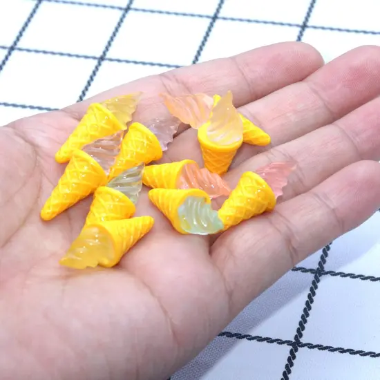 20 Pieces Miniature Food Drink Bottles Pretend Play Kitchen Game Party Toys (10 Bottles + 10 Foods（Random）) {5}