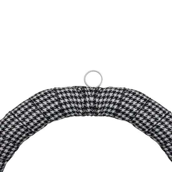 Northlight Black and White Houndstooth and Berry Artificial Christmas Wreath - 24-Inch, Unlit Green {5}