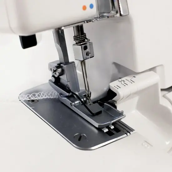 Janome 634D MyLock Overlock Mechanical Serger {3}