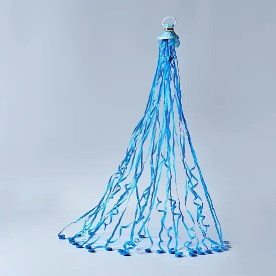 5 PAPER STREAMERS Hand Throw Magic Confetti Poppers Blue {4}