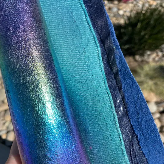 Teal holographic foil Vinyl (lightweight) 12&rdquo; {3}