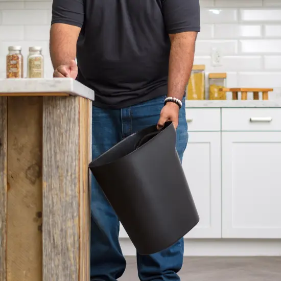 IRIS USA 6 Gallon / 24 Quart Plastic Wastebasket Garbage Trash Cans with Handles for Home Office Kitchen Bedroom Bathroom {4}