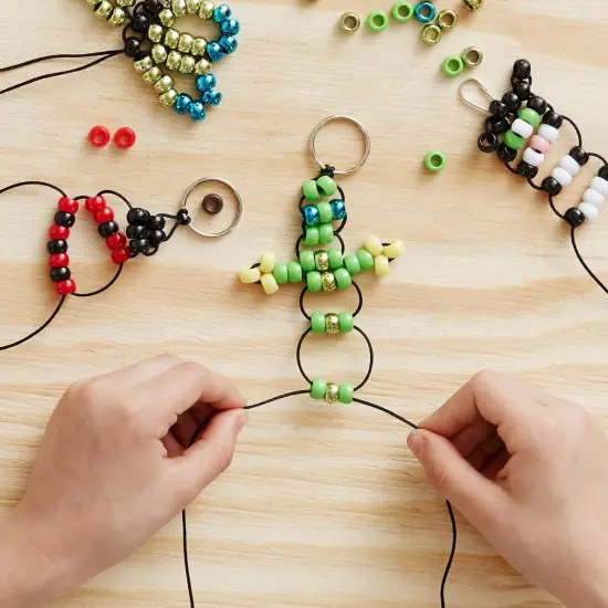 Create Your Own Bead Pets by Horizon Group Usa, Includes Over 600 Pony Beads, 6 Key Rings, Storage Box & Much More {5}