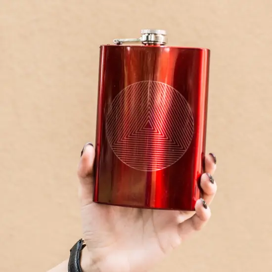 8oz RED Circle Triangle Design Flask {3}