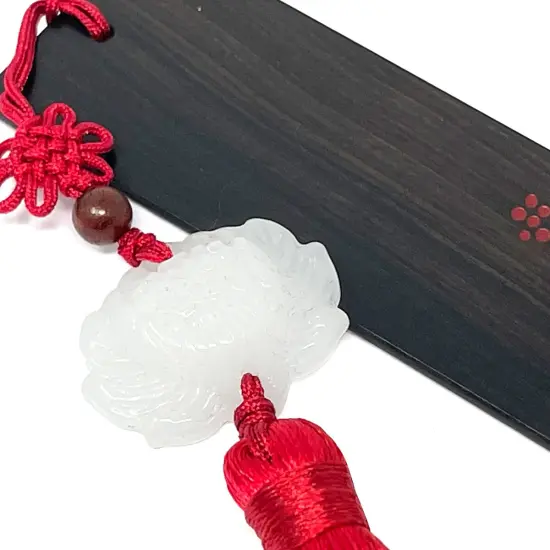 Wrapables Sandalwood Bookmark with Pendant Tassel for Book Lovers an Readers Vase {2}