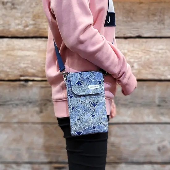 Wrapables Mini Crossbody Cell Phone Bag Zip Top / Red Deco {12}