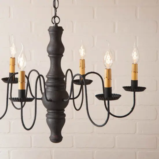 Gettysburg Chandelier in Hartford Black over Red {4}