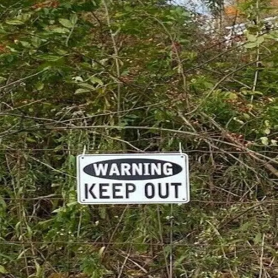 WARNING SIGN, METAL, HEAVY DUTY. {2}