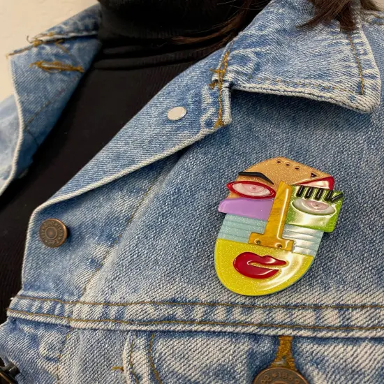 Wrapables Acrylic Fashion Brooch Pin for Sweaters, Coats, Scarves, and Bags, Abstract Face {5}
