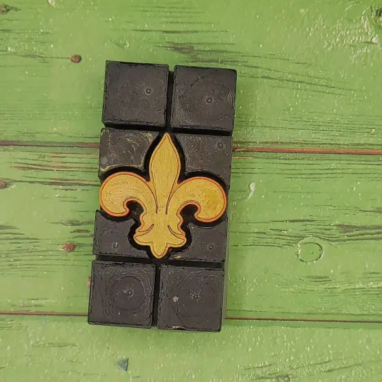 Fleur-de-lis Snap Out Center Wax Melt Snap Bar Silicone Mold {2}
