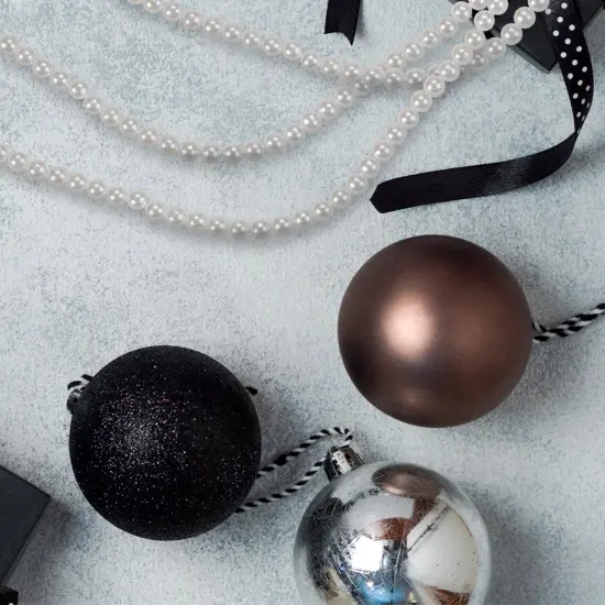 Northlight Shiny Pearl Beaded Christmas Garland - 15' x .25" - White - Unlit {4}