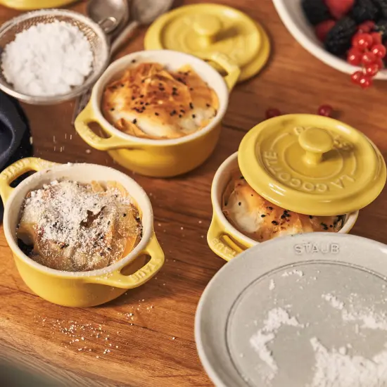 STAUB Ceramic 3-pc Mini Round Cocotte Set {6}