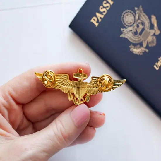 Aviator Pilot Costume Accessory Pin - Gold {6}