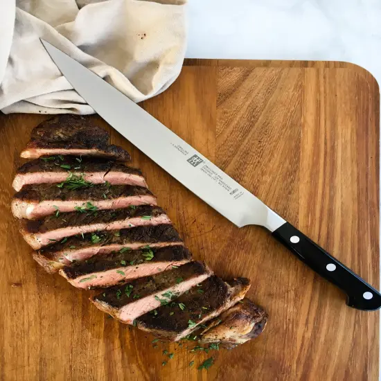 ZWILLING Pro 10-inch Slicing Knife {4}