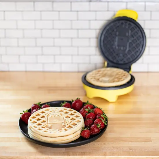Uncanny Brands Minions Kevin Waffle Maker {4}