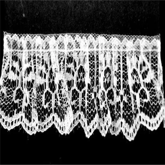 Belagio Gathered Lace Trim, 1.25" Wide, White, 40-Yard Bolt {1}