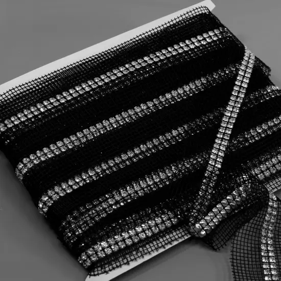 Nikita 3/8" Rhinestone Trim {3}