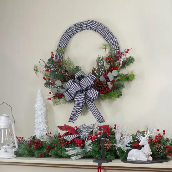 Northlight Black and White Houndstooth and Berry Artificial Christmas Wreath - 24-Inch, Unlit Green {3}