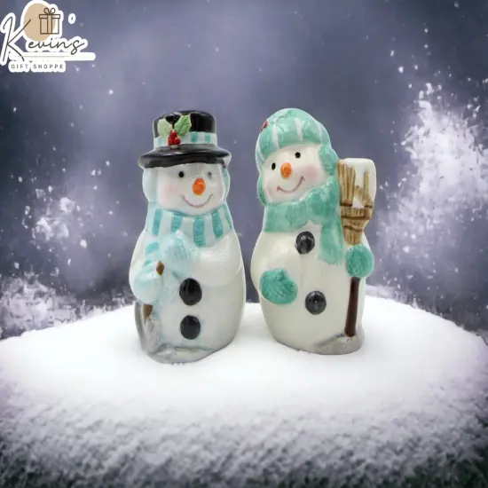 Ceramic Christmas Decor Blue and Green Snowman Salt and Pepper Shakers, Home D&eacute;cor, Gift for Her, Gift for Mom, Kitchen D&eacute;cor {1}