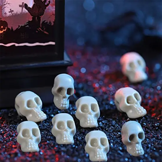 BEOSOFLOY 50pcs Miniature Halloween Figurines Skulls Heads Terrifying Skeleton Ornament Halloween Prank Props for DIY Halloween Crafts Bar Home Trick Toy Favors White {2}