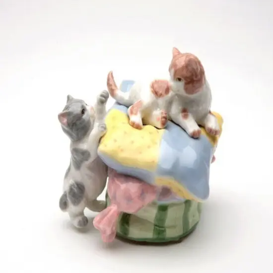 Ceramic Two Kittens Playing on Pillow Music Box, Home D&eacute;cor, Gift for Her, Gift for Mom, Kitchen D&eacute;cor, Cat Lovers Gift, Pet Loss Gift {3}