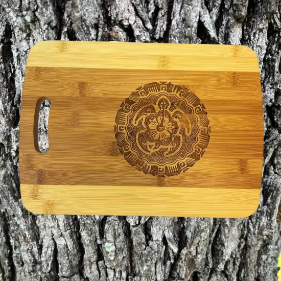 Hawaiin Turtle Cutting Board 14''x9.5''x.5'' Bamboo {2}