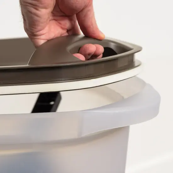 IRIS USA 25Lb/30Qt WeatherPro Airtight Pet Food Storage Container with Scoop and Casters Brown {3}