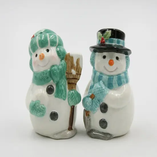 Ceramic Christmas Decor Blue and Green Snowman Salt and Pepper Shakers, Home D&eacute;cor, Gift for Her, Gift for Mom, Kitchen D&eacute;cor {2}