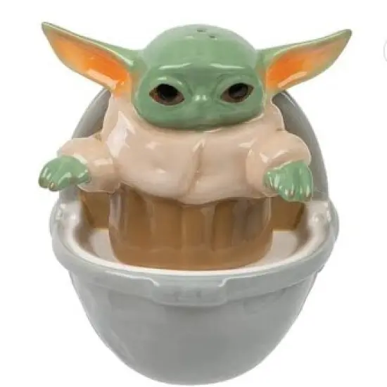 STAR WARS MANDALORIAN BABY YODA CERAMIC SALT & PEPPER SET {1}