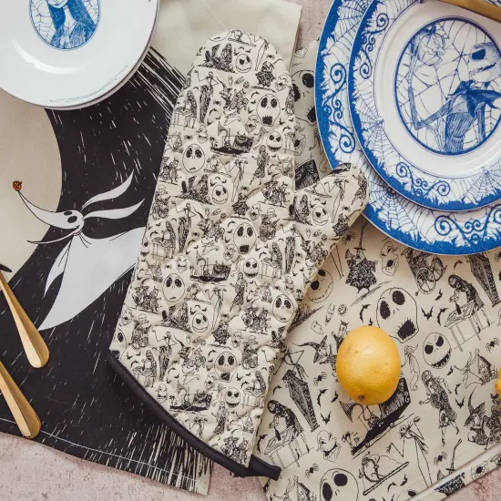 Disney The Nightmare Before Christmas Black and White Kitchen Oven Mitt Glove {7}