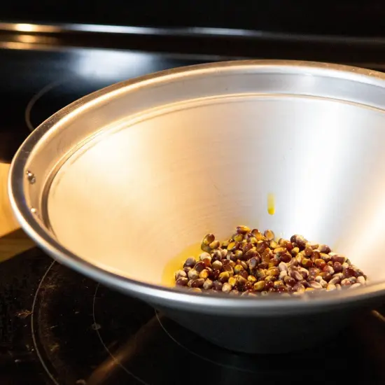 Atom Pop Popcorn Popper - Pop Corn Easily on your Stovetop, Aluminum, Makes 2.5 Quarts {4}