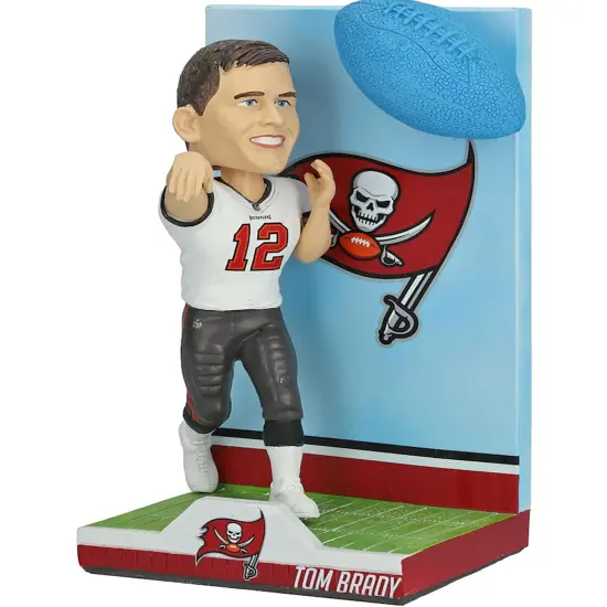 Tampa Bay Buccaneers Tom Brady #12 NFL Action Pose Light Up Ball Bobblehead {1}