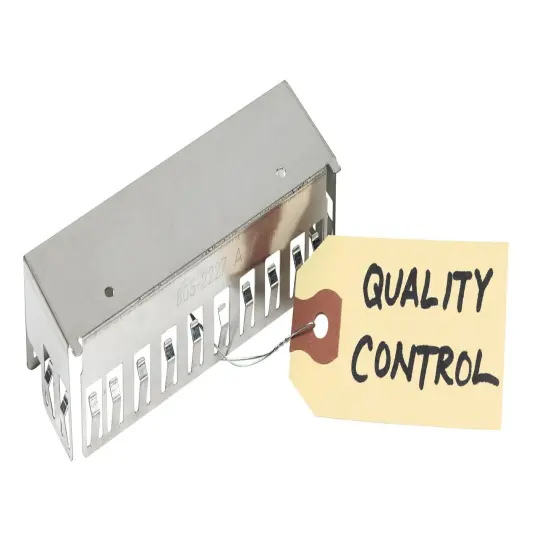 Avery Shipping Tags with Wire, 11.5 pt. Stock,2-3/4" x 1-3/8", 1,000 Manila Hang Tags (12601) {1}