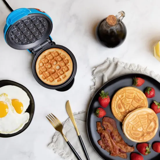 Uncanny Brands Marvel Spider-Man Mini Waffle Maker {5}