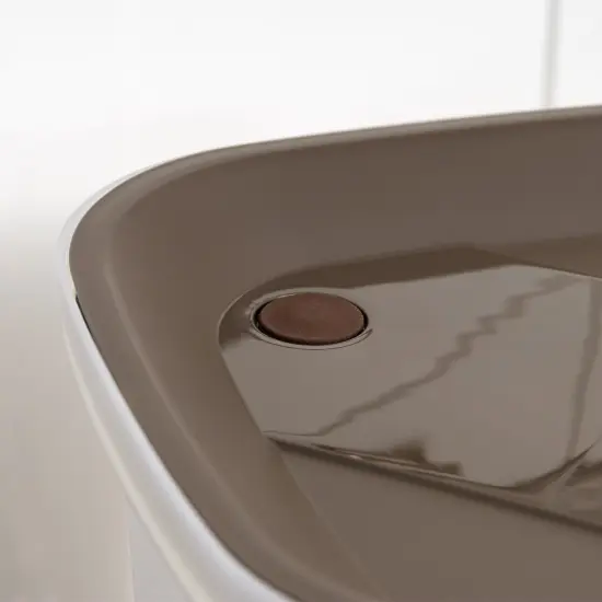 IRIS USA 25Lb/30Qt WeatherPro Airtight Pet Food Storage Container with Scoop and Casters Brown {5}