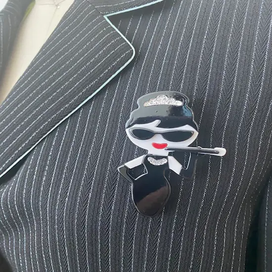 Wrapables Acrylic Fashion Brooch Pin for Sweaters, Coats, Scarves, and Bags, Classy {3}