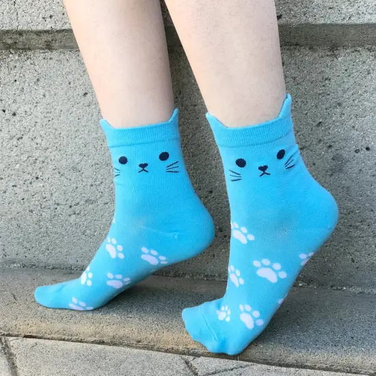 Wrapables Novelty Animal Print Crew Socks (Set of 5), Whiskers and Paws {2}
