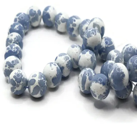 40 10mm White with Powder Blue Splatter Paint Smooth Round Glass Beads {4}