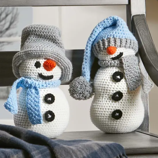 HerrschnersSlouchy Snowmen Crochet Kit Multi {1}