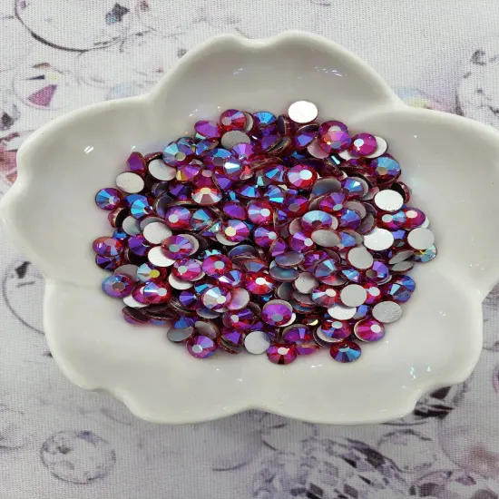 Light Siam AB - KiraKira Glass Rhinestones by CrystalNinja {1}