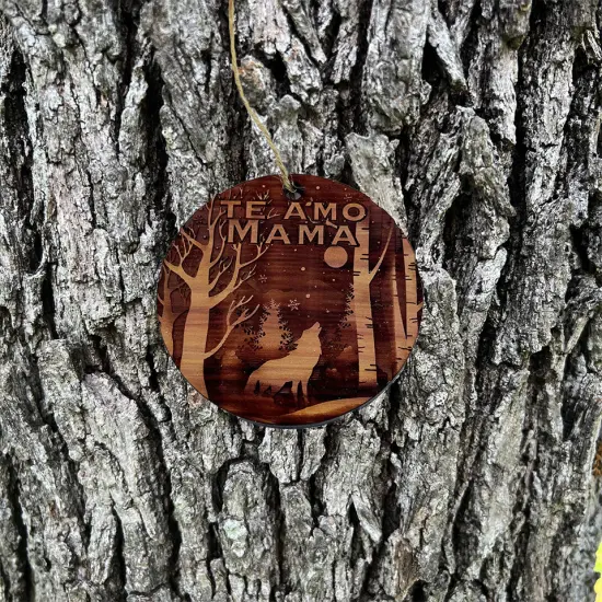 Te Amo Mama Winter Wolf - Cedar Ornament {1}