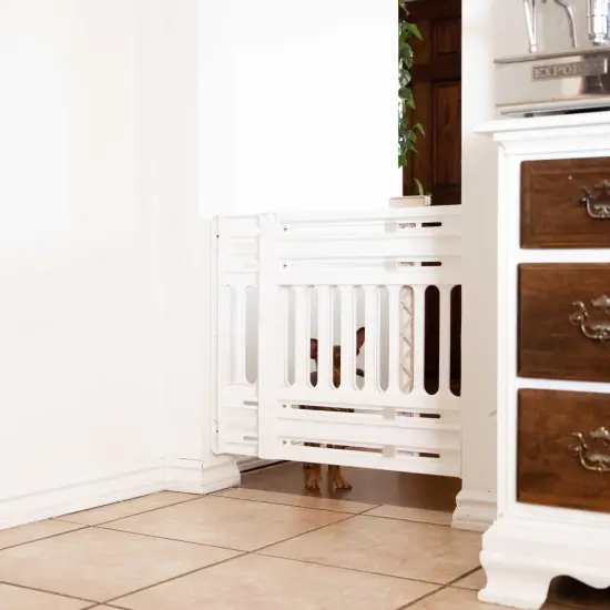 IRIS USA 24 to 39" Plastic Portable Expandable Pet Gate, Safety Gate {4}