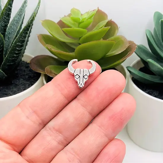 4, 20 or 50 Pieces: Southwestern Cattle Skull Spacer Charm Beads - Double Sided {3}